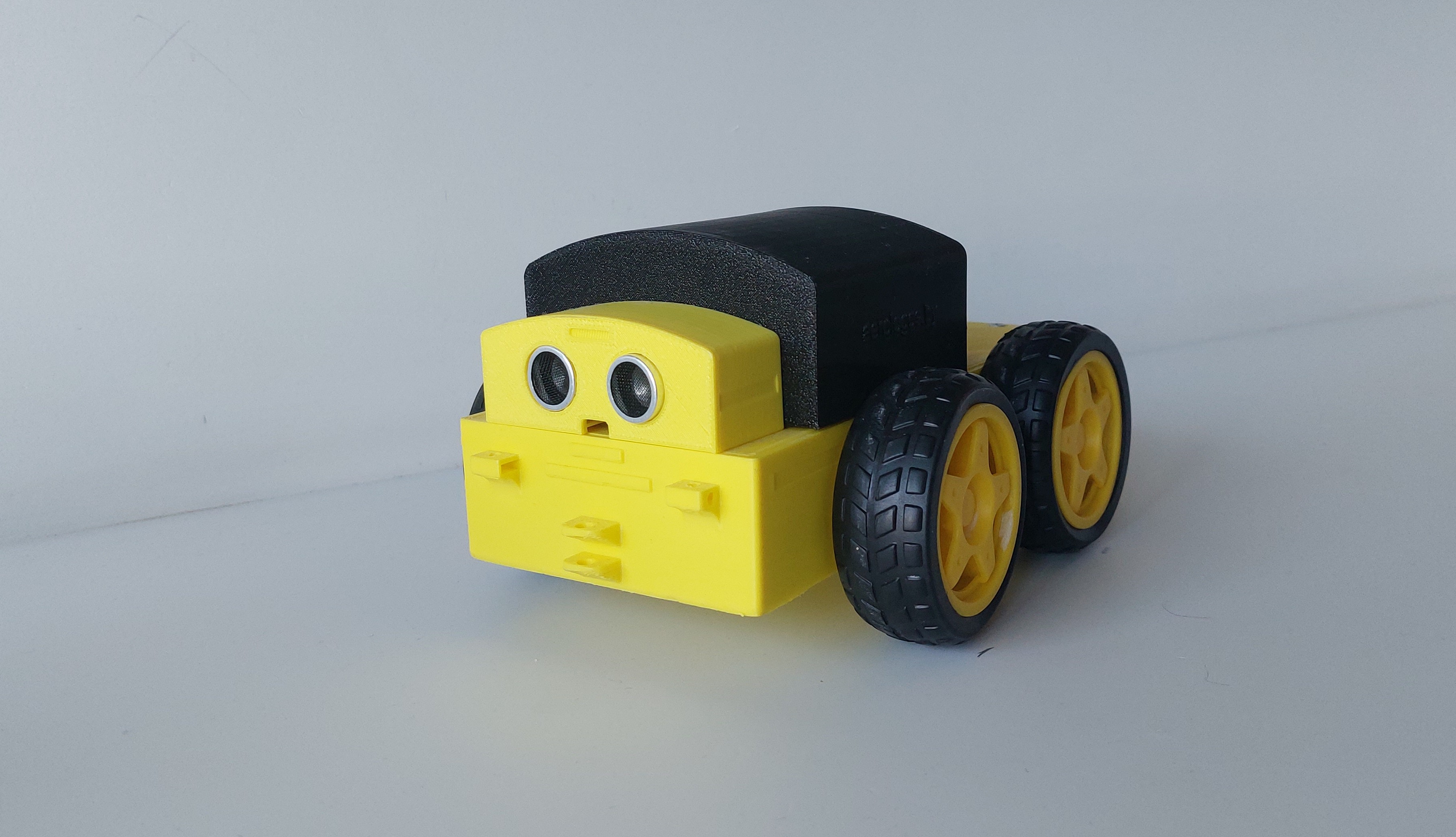 BOBIK: yellow-black robot